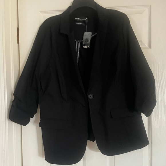 NWT torrid black mid sleeve blazer - Picture 1 of 10